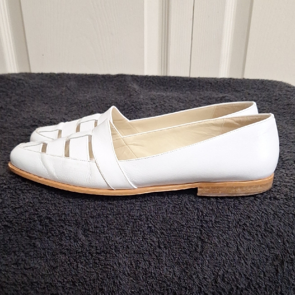 Vintage Bandolino Italy White Leather Slip-On Flats-8½ - Picture 4 of 10